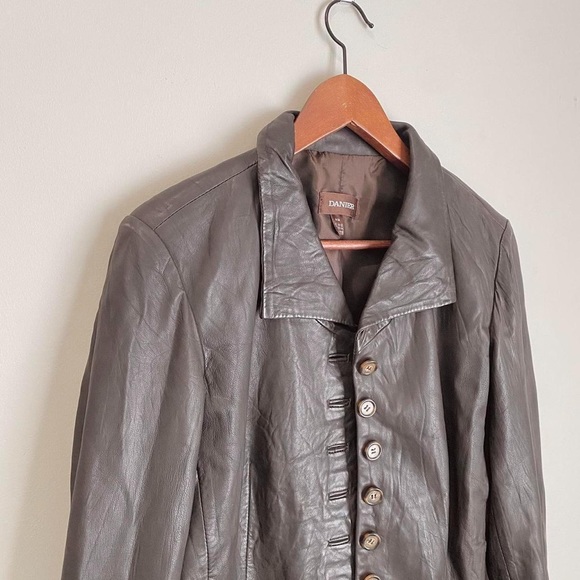 Vintage Style Leather Jacket - Picture 3 of 4